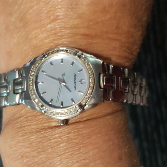 Accutron by Bulova 26R02 Diamond - Picture 6 of 11